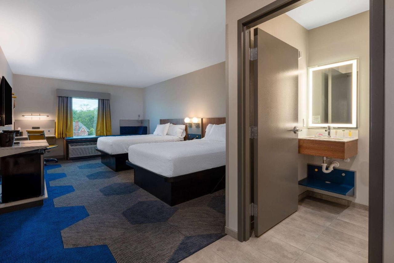 Microtel Inn & Suites By Wyndham Уинчестър Екстериор снимка