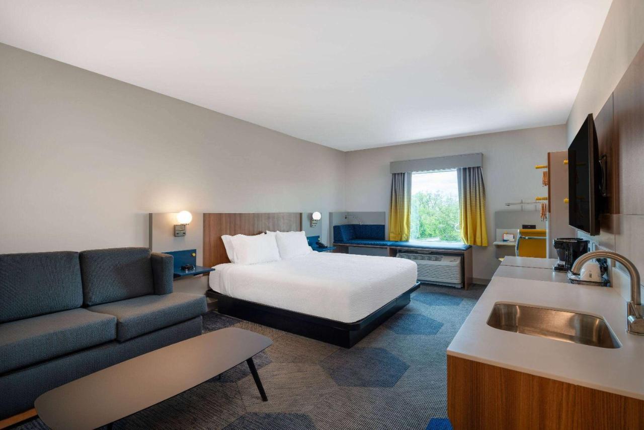 Microtel Inn & Suites By Wyndham Уинчестър Екстериор снимка
